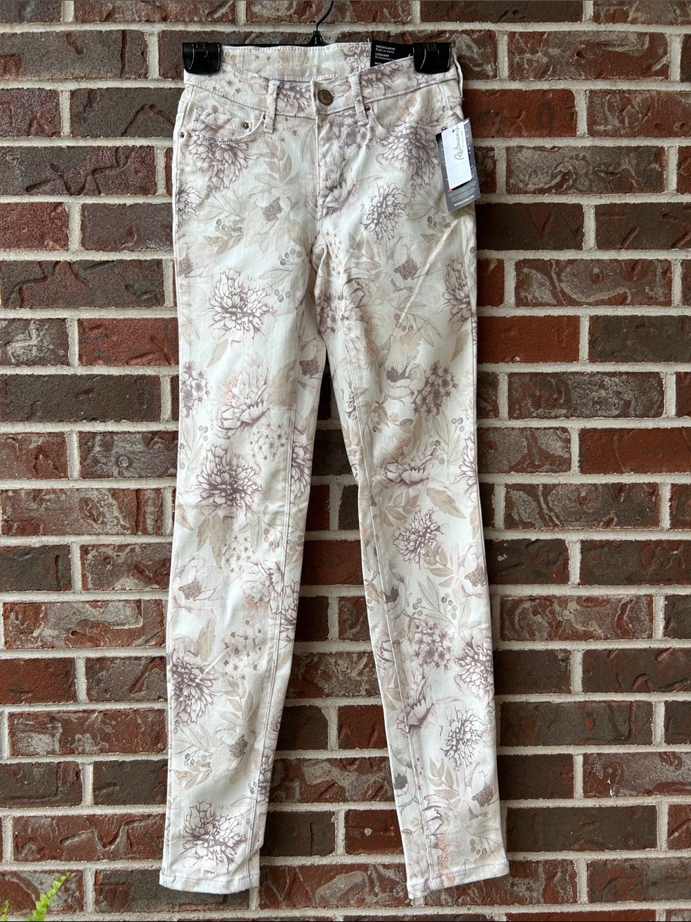 Reitmans Floral Slim Jeans - Cream & Dusty Mauve